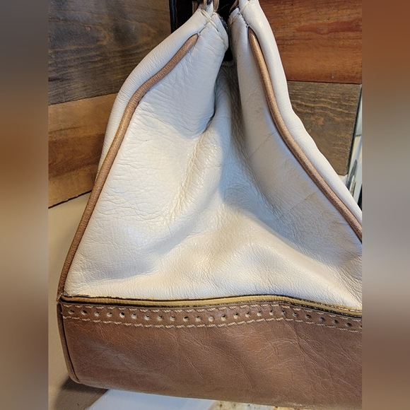 Coach Y2K Off White Leather Sachel With Chain Detail - Picture 10 of 14